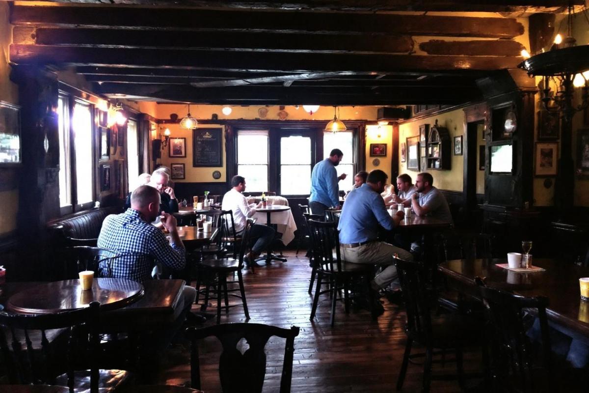 La taverne de John John : restaurant convivial, cuisine traditionnelle et ambiance chaleureuse